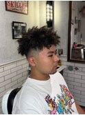 【BarBerBROS】アフロヘア　針金パーマ