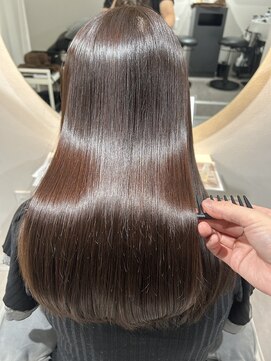 レヴァ(LEVA) 茨木髪質改善ストレートで艶髪へ