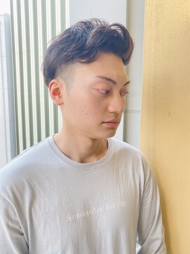 ロンド ストラーダ 心斎橋(Lond strada) 刈り上げかき上げアップバンク　韓国マッシュ　スキンフェード