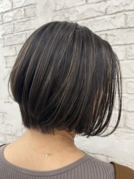 プライズ 池袋店(prize) ダークグレー白髪ぼかしハイライトボブスタイル