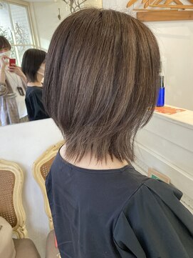 シェノン(CHAINON) スタイリング簡単くびれボブウルフ人気カラーグレージュ