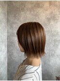 シルバーベージュ×切りっぱなしタイトボブ