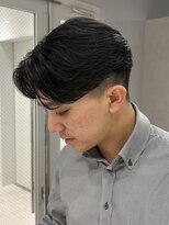 コウキカミヤ 栄(KOUKI KAMIYA)&nbsp;ニュアンスパーマ/センターパート/メンズパーマ