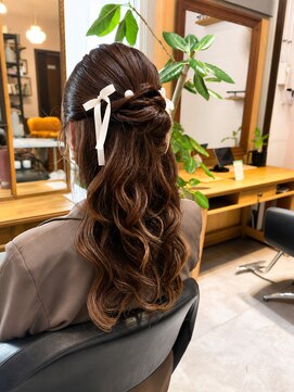 テオ(Teo) 大人可愛いリボンハーフアップ