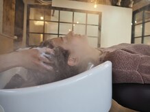 こだわりのシャンプー＆コアミトリートメントへ☆髪の毛を『すがみ』に戻します♪