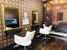 ヘアースタジオ アール(HAIR STUDIO R)の雰囲気（施術スペースも木目調でリラックス効果あり。）