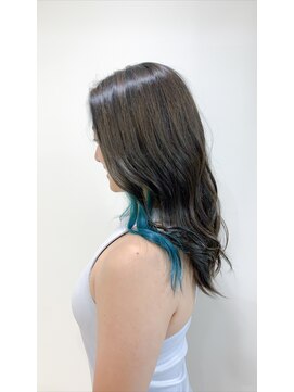 アッシュ 二子玉川店(Ash) インナーカラー×ロング×シアンブルー