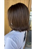 鎖骨でcut!外ハネにして肩に当たるくらいのミディアムボブ