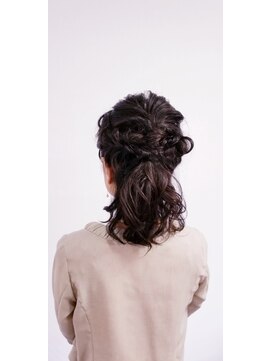 ドリーム ハーフアレンジポニーテール風