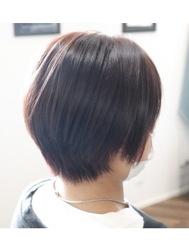 ウィスカーヘアー(whisker hair) ピンクショートボブ
