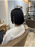 内巻きワンカールボブヘアスタイル