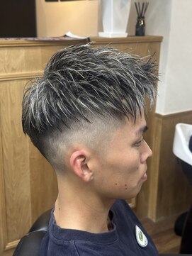 ボブ(BOB) ホワイトメッシュ&ツーブロショート