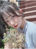 シースルーぱっつん流れるお顔周りポニーテール