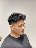 ショートハーパー スペインカール アップバング  メンズカット