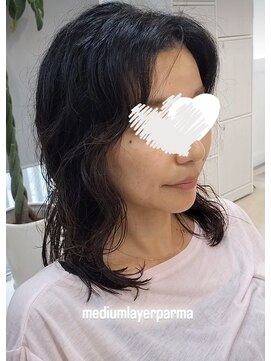 フェイス ウルマ(face URUMA) ミディアムレイヤーパーマ