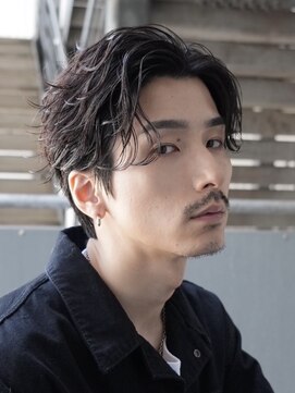 レタッチバイフィフス(RETOUCH by fifth) 原宿ニュアンスパーマ毛流れヘアセンターパート大人ビジネスヘア