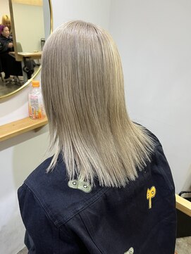 アル 心斎橋(alu) エクステ／髪質改善/韓国／ワンホン／梅田／韓国風／ブリ －チ