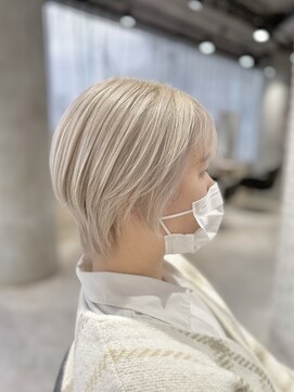 リーオオサカ(Lee Osaka) 【Lee大阪店】オフホワイト×ショートレイヤー/新出
