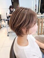 ロハスバイケンジ(LOHAS by KENJE)&nbsp;大人のくびれショート×白髪ぼかしハイライト