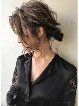 セルカ 高田馬場(CERCA) 20代30代に人気!大人可愛いパーティヘアセット【CERCA高田馬場】