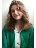 ミラバイグリーン(Mira by green)&nbsp;ベージュカラー×ヴェールウェーブ【くせ毛風】