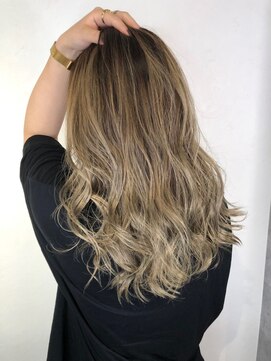 モーション 新宿(motion) ブロンドグラデーション