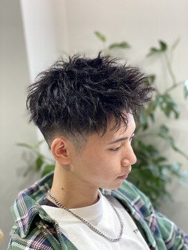 メゾン(Maison) ツイストスパイラルショート×フェードスタイル