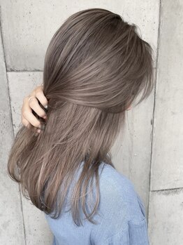 ルモア(RUMOR)の写真/大人のブリーチカラーが人気な美容室♪海外風カラーやハイライトもケアブリーチで上質なハイトーンカラーに