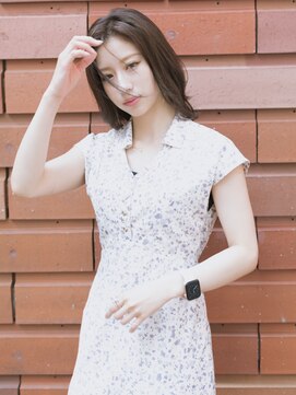 ノイン(noine) センターパートですっきり輪郭を見せて