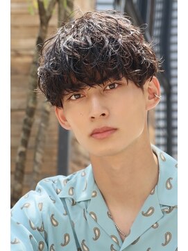 エース(ACES) 黒髪xダウンバングx波巻きパーマ