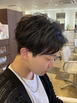 トップヘアー ネオ(TOP HAIR Neo) 刈り上げセンターパート