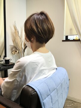 ワ ヘアー(wa-hair) マッシュショート 髪質改善 ステップボーンカット 白髪ぼかし