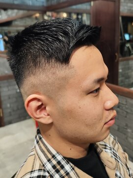 スリーセント 栄(3/cent) フェードカット/アップバング/ハイフェード