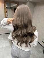 サニー 渋谷(SUNNY)&nbsp;バレイヤージュ、ハイライト、レイヤーロング、グレーベージュ