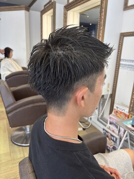 コワファースト 大分(COIFF1RST) 刈り上げ、アップバング