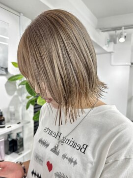 キラ 静岡(KILLA) ブリーチダブルカラー/ミルクティーベージュ/くびれボブ/静岡