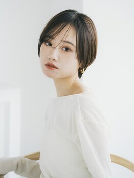 似合わせの鍵は“顔周り”。カットで垢抜け美シルエット