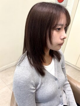 アローム(alom) レイヤーカット　グレージュカラー