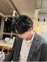 ナビバイケンジ(NaVI by KENJE)&nbsp;スーツに合うセンターパート