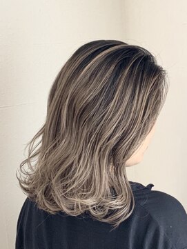 ファヴォリヘアー(favori hair) ミディアムstyle／逆バレイヤージュ