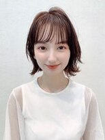 大人ミディアム外ハネ透明感アッシュブラウン20代30代40代表参道