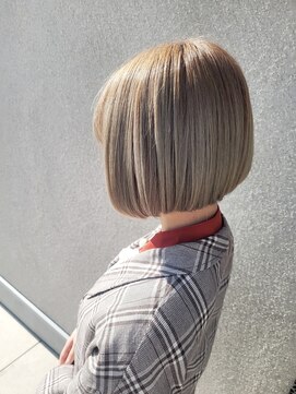 ゴットラトゥール(GOTTO LATOUR) ミニボブイメチェンハイトーンベージュブリーチカラー