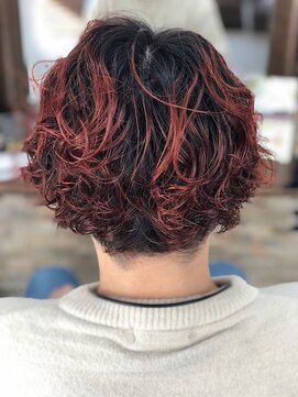 ハサミバイアトリエナガノ 千葉(8sami by atelier nagano) ショートボブ/センターパート/ツヤ髪/グラデーション/イヤリング