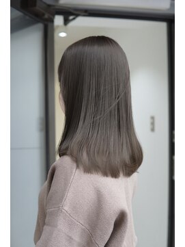 ネイヴィル 銀座(navile) 柔らかい質感のくすみグレージュ◎