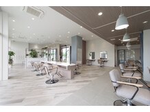 アース コアフュールボーテ 熊谷店(EARTH coiffure beaute)の雰囲気（ヘア　アイ　ネイル　トータルビューティーサロン　熊谷/籠原）