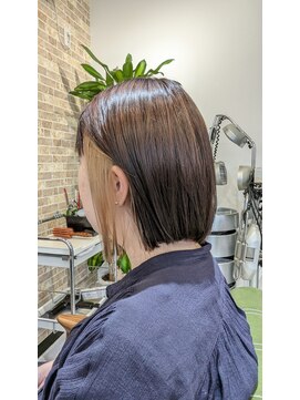 モーネ(Mone) ボブにイヤリングカラー