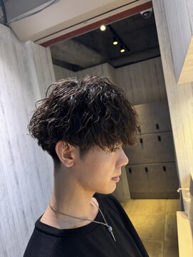 アクシー ヘアーアンドメイク(AXY HAIR&MAKE) 縦落ちウルフパーマ／ウザバング波ウェーブツイストパーマメンズ