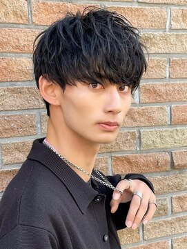 アーリー(Ali'i) ソフトツイストパーママッシュウルフサイドパートメンズカット