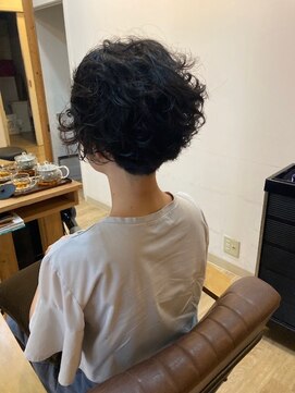 グランバイ アトリエドングリ(Grand × AtlierDonguri) お客様髪質改善データ1323(ハリ生えグセにパーマを)