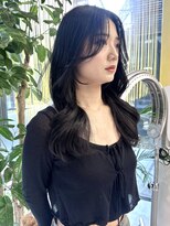 シティ(CITY)&nbsp;韓国風レイヤーカット 顔まわりカット おくれ毛 ブルーブラック